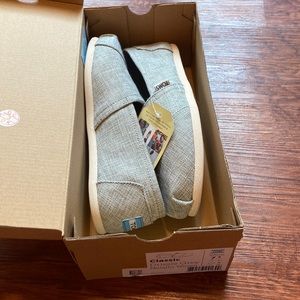 NWT Toms classic